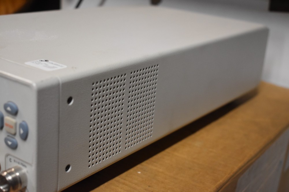 Fluke PM6690 2.7 GHz Frequency Counter