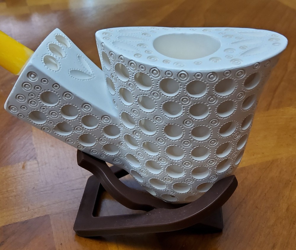 MEERSCHAUM PIPE, CIRCULAR / LATTICE DESIGN