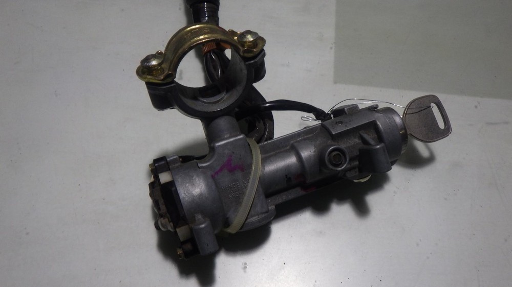 95 HONDA CIVIC Ignition W/Key