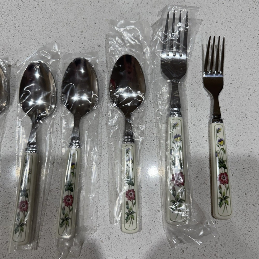 Studio NOA Japanese Flatware White Handle With Flowers 10 Pc Set