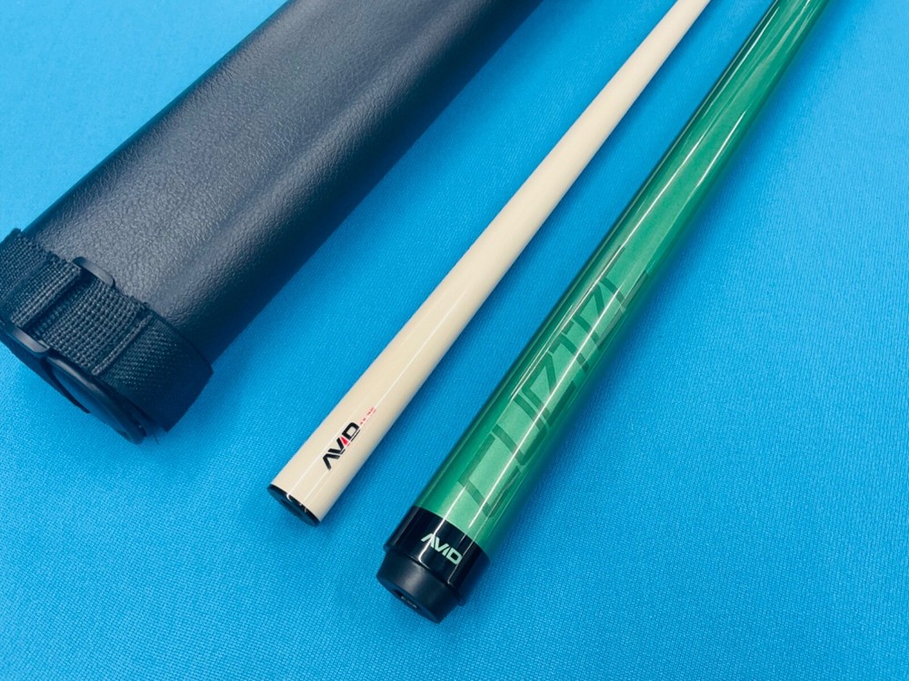 CUETEC CUE AVID CHROMA HIGHLANDS 12.25. mm. & CASE.
