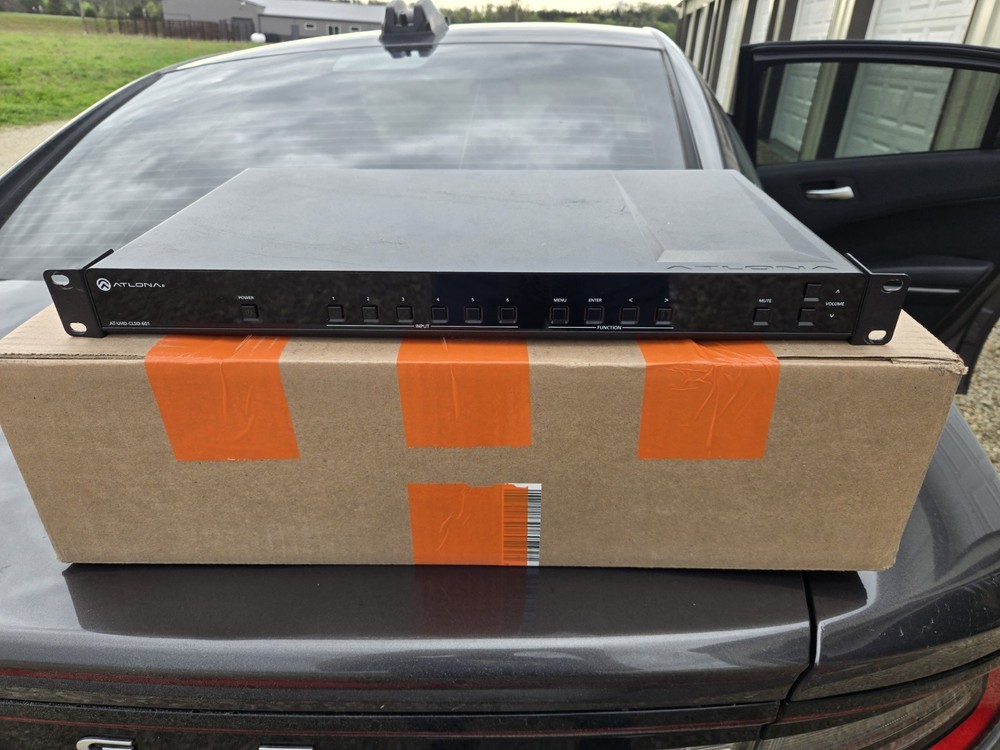 Atlona AT-UHD-CLSO-601 4K/UHD 6-Input Multi-Format Switcher