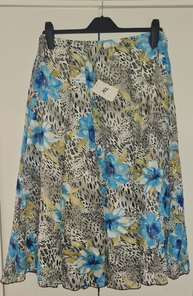 Flowery Top & Skirt Set