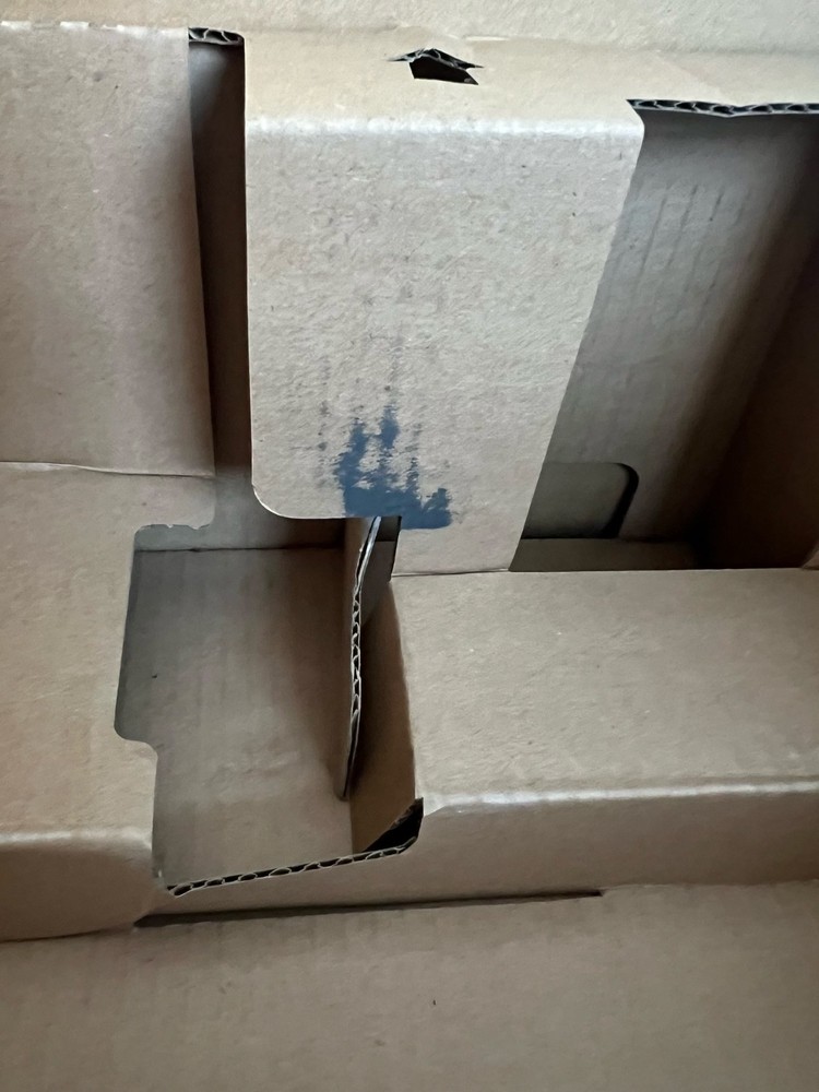 SHARP Notevision PG-F200X Projector, remote & Apple adapter, VERY LOW LAMP HOURS