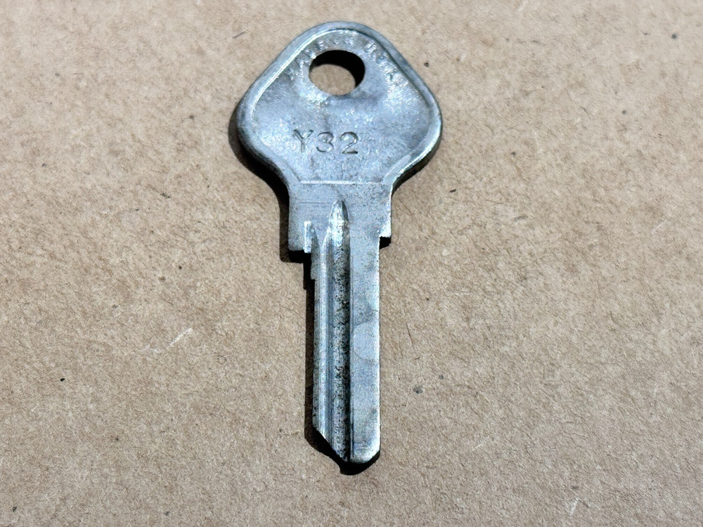 Vintage Curtis Blank Key Y-32 Uncut