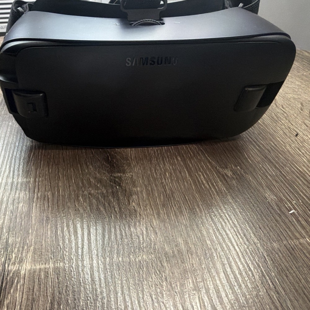 Samsung Gear VR Black Smartphone Virtual Reality Headset Plastic