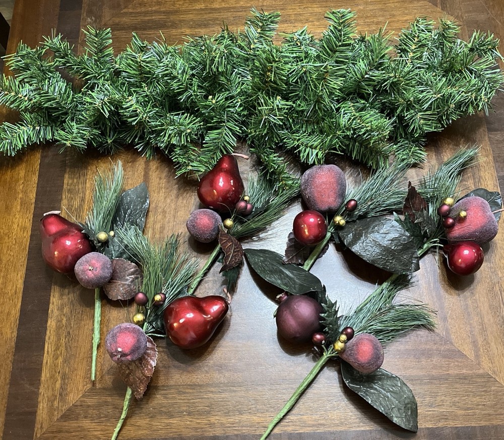 Christmas Floral Accents
