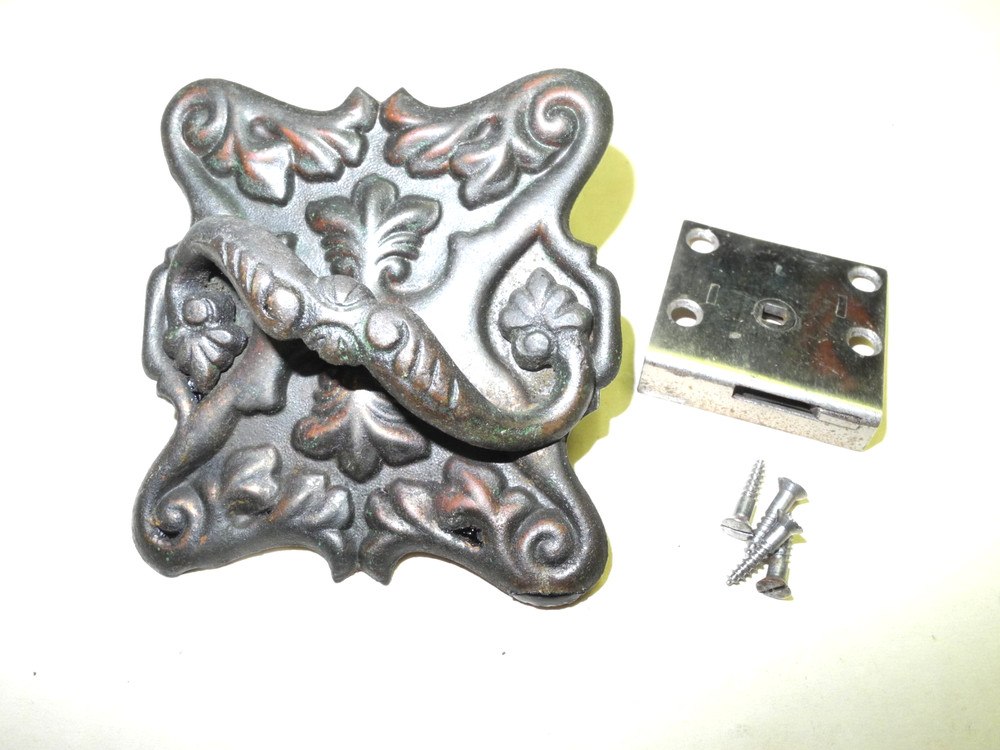 VINTAGE WHEELER & WILSON TREADLE SEWING MACHINE SOLID BRASS DRAWER PULLS, NICE