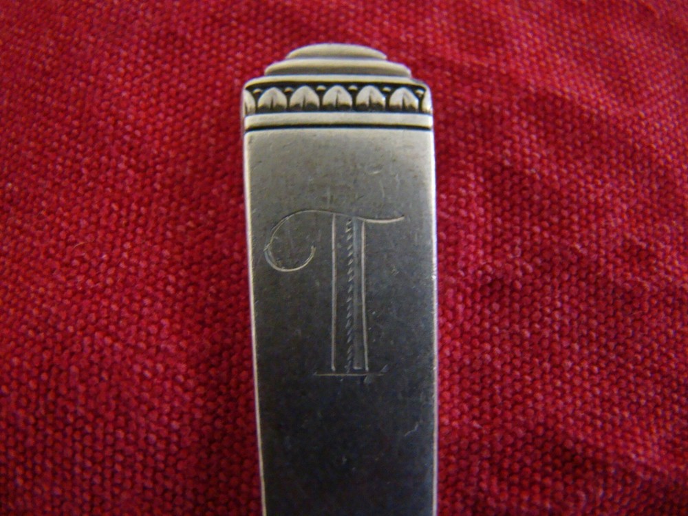 LUNT STERLING SILVER REGENCY FLAT BUTTER SPEADER MONOGRAM T