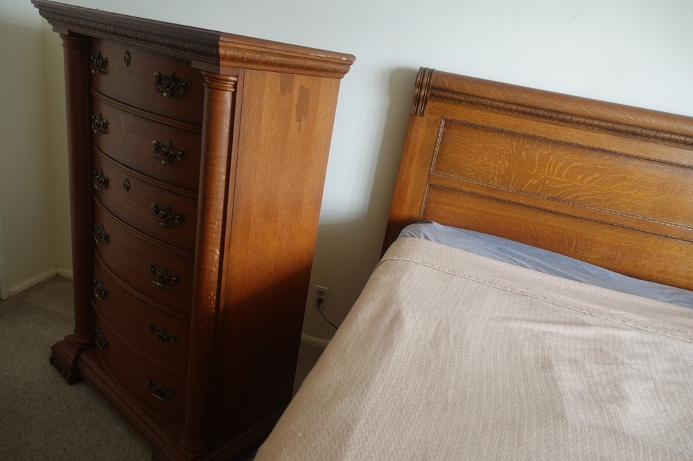 Queen 5 piece Pulaski bedroom set