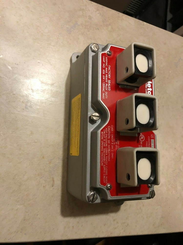 appleton hazardous location  3 pushbutton control station