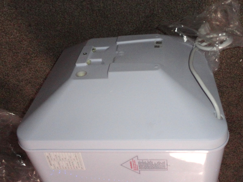 Feelrogast Electric Tank Water Heater 8 Gallon 120V 1500W RV, Kitchen **NEW