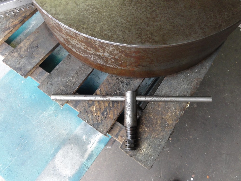 Cushman 24 inch Scroll Chuck