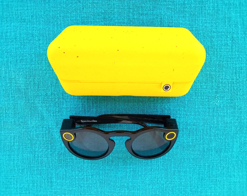 Snapchat Spectacles with Charging Case (No Cable)