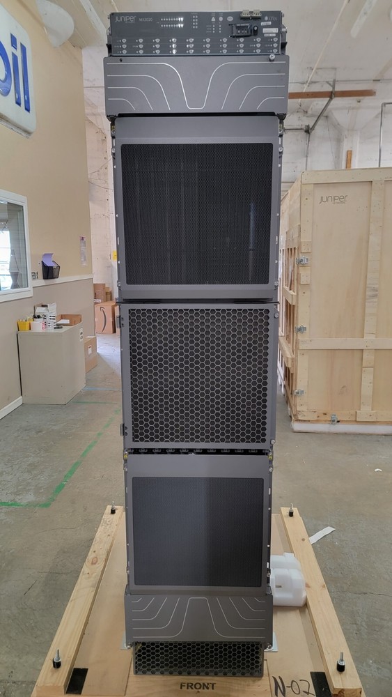 Juniper MX2020-PREMIUM2-DC 80Tbps Router