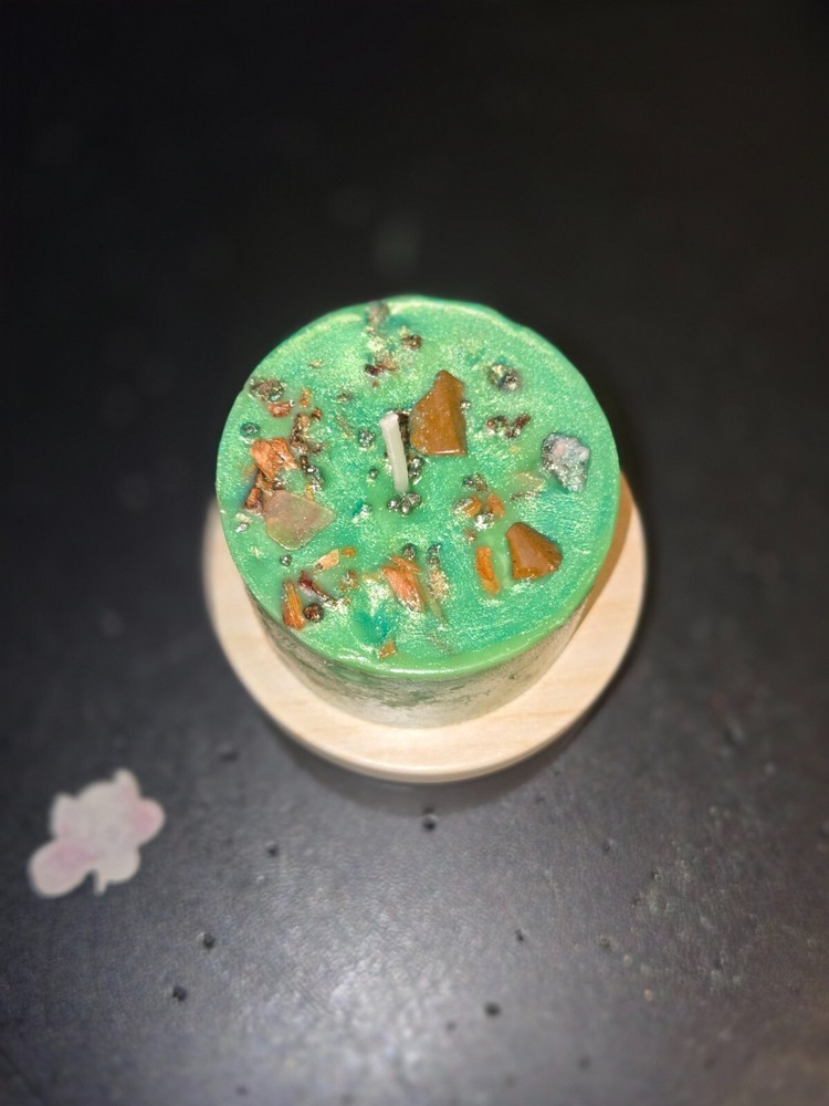 SMALL CUSTOM ALTER CANDLE FOR LOKI