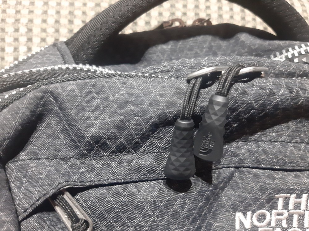 The North Face - Recon Backpack Pre-Owned Great Condition