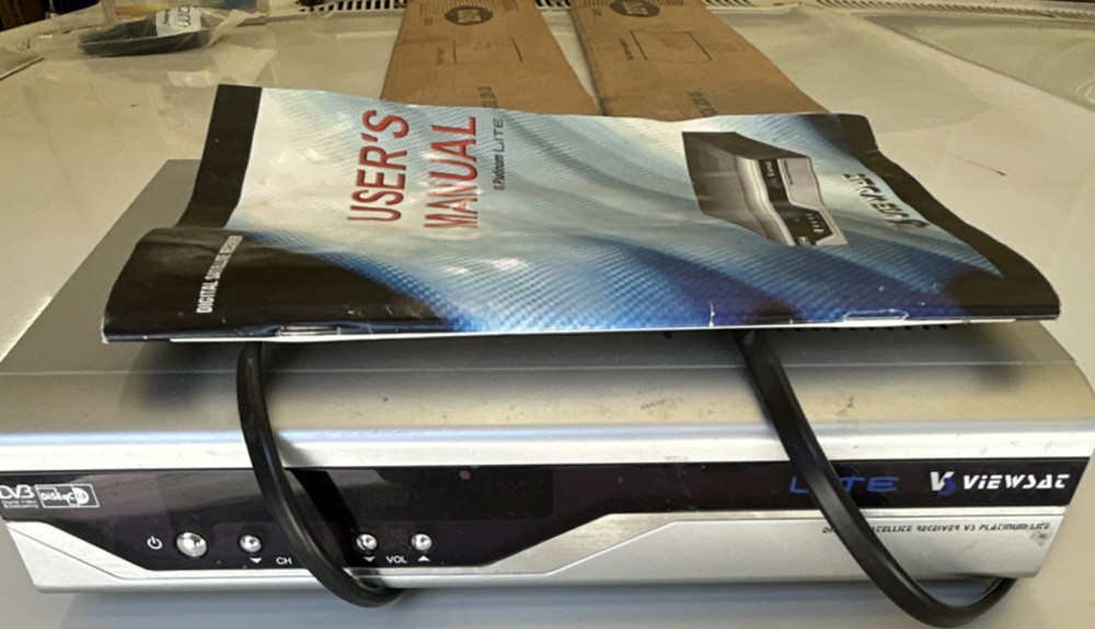 Viewsat VS Platinum Lite Digital Satellite Receiver Silver with User Manual