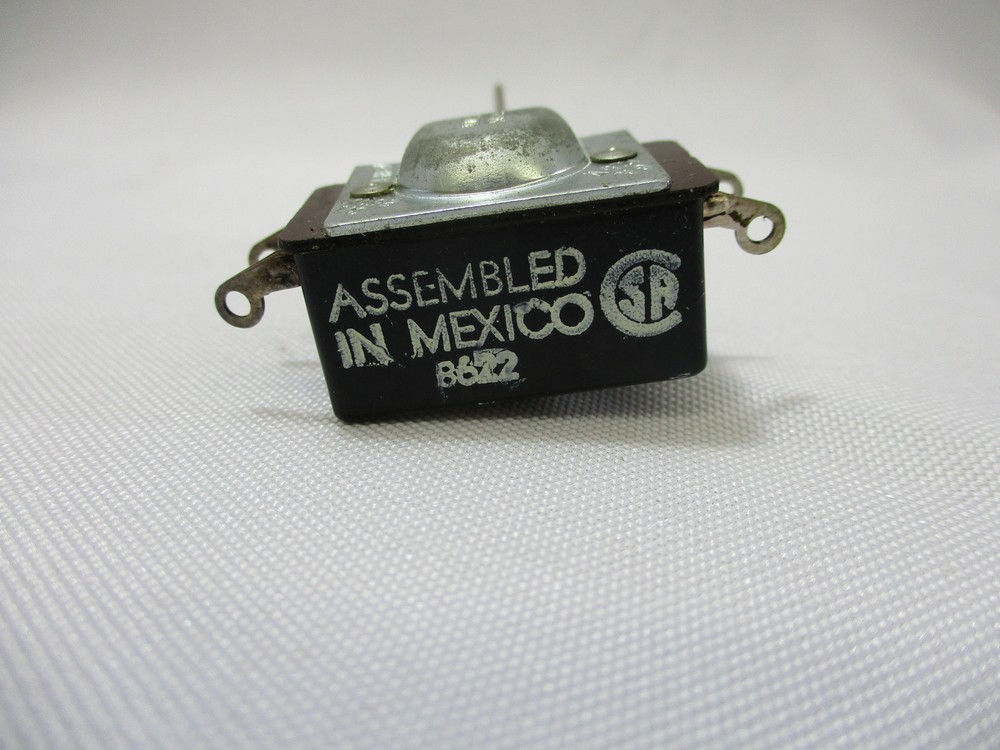 CROUSE-HINDS B672 KEY SWITCH ON-OFF 3A 250V