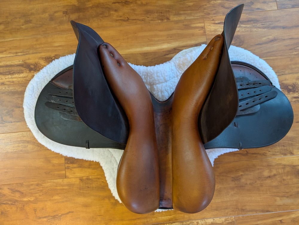 16" Close Contact Harry Dabbs English Saddle