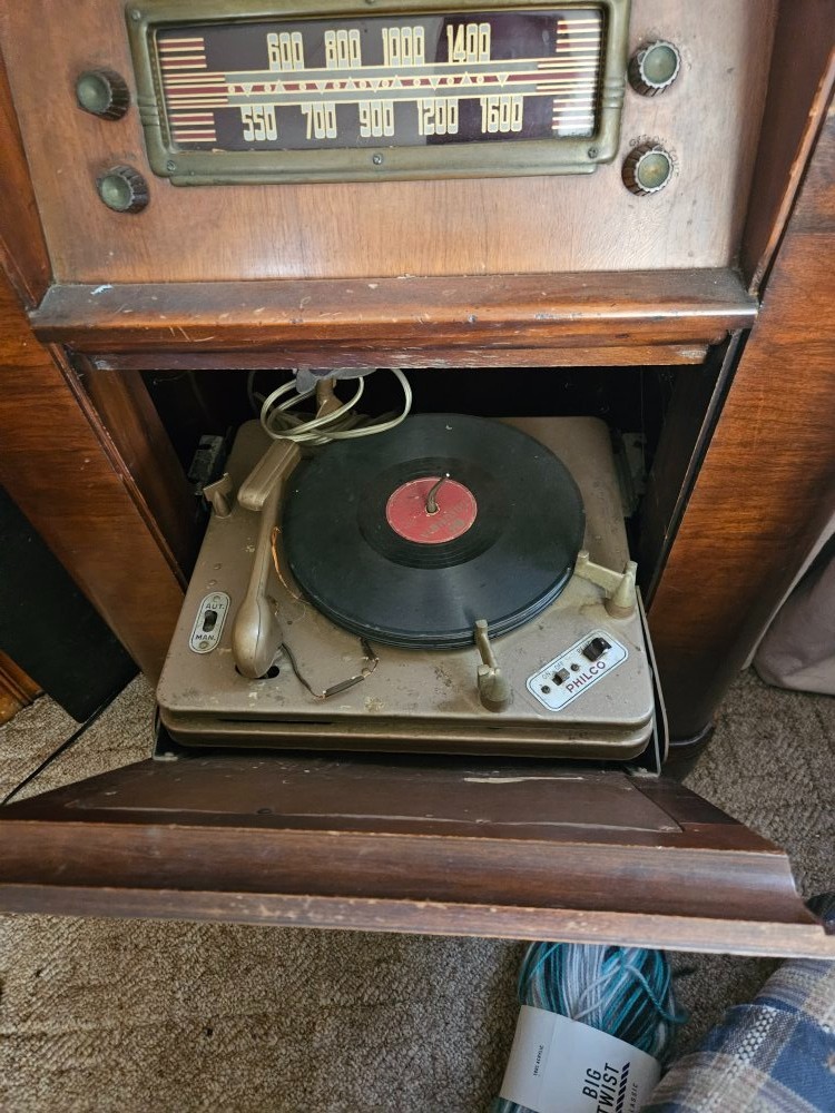 radio record player