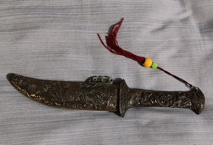 VINTAGE Ornate designed Dagger & Sheath!