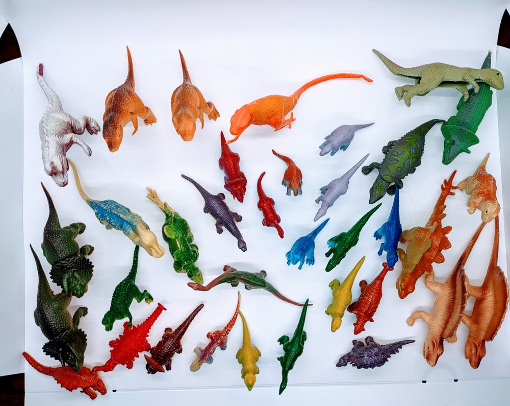 Plastic Dinosaurs 🦖 Small & Colorful Lot 35