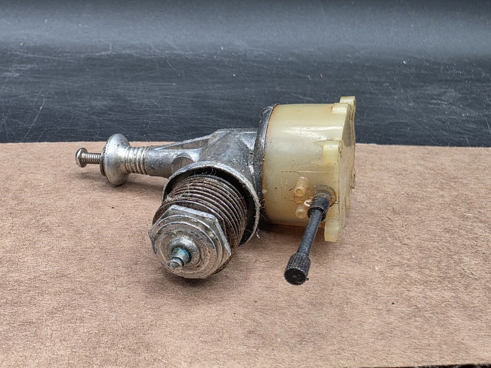 Vintage OK Cub 060 Control Line Tether Plane Engine Model Motor Airplane Model