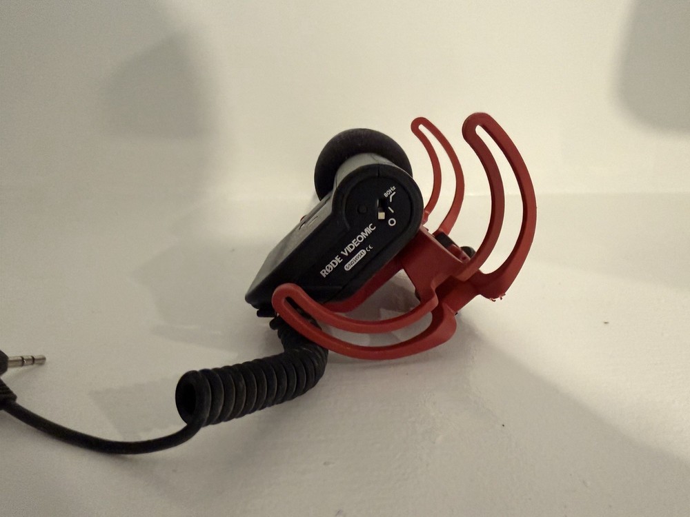 Rode VideoMic Shotgun Microphone, Internal Shock Mount, Windshield