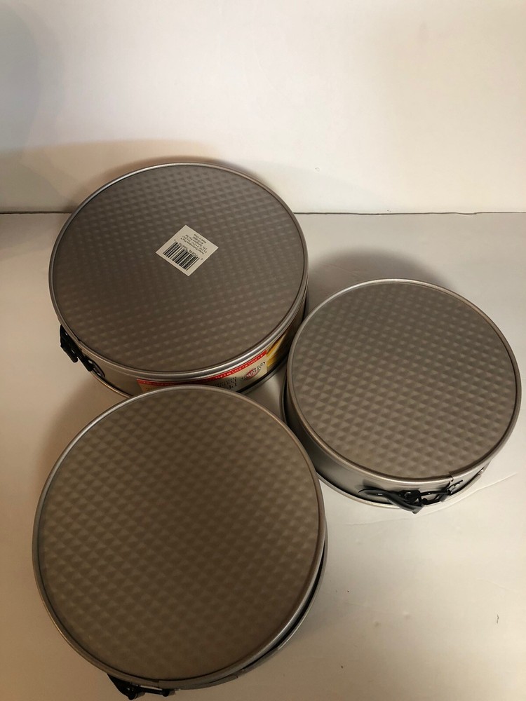 WILTON PERFECT PERFORMANCE PLUS 3 Pc SPRINGFORM SET NONSTICK BAKEWARE