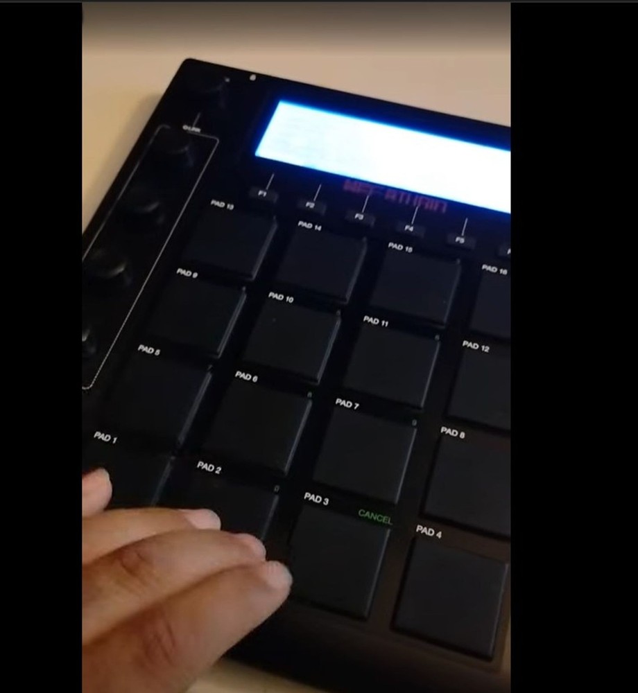 AKAI MPC STUDIO BLACK 2010