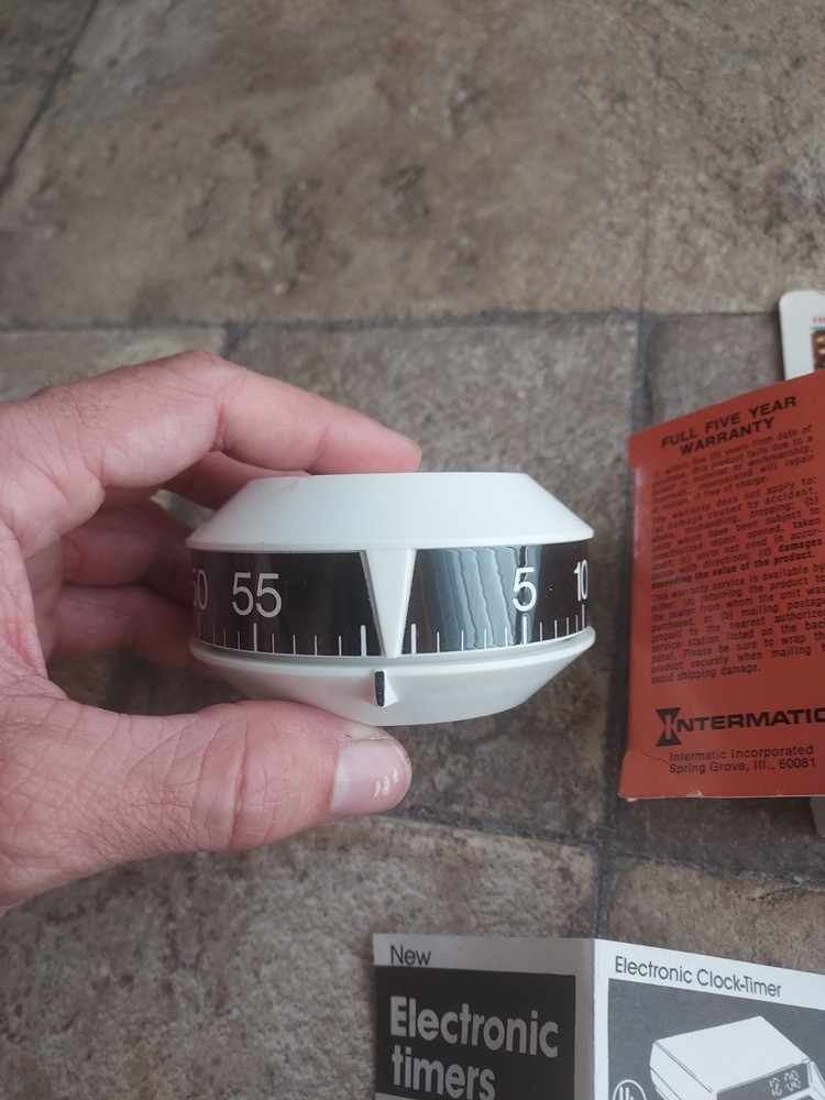 Vintage Intermatic Time Keeper White 1 Hour Setting Long Ring In Box