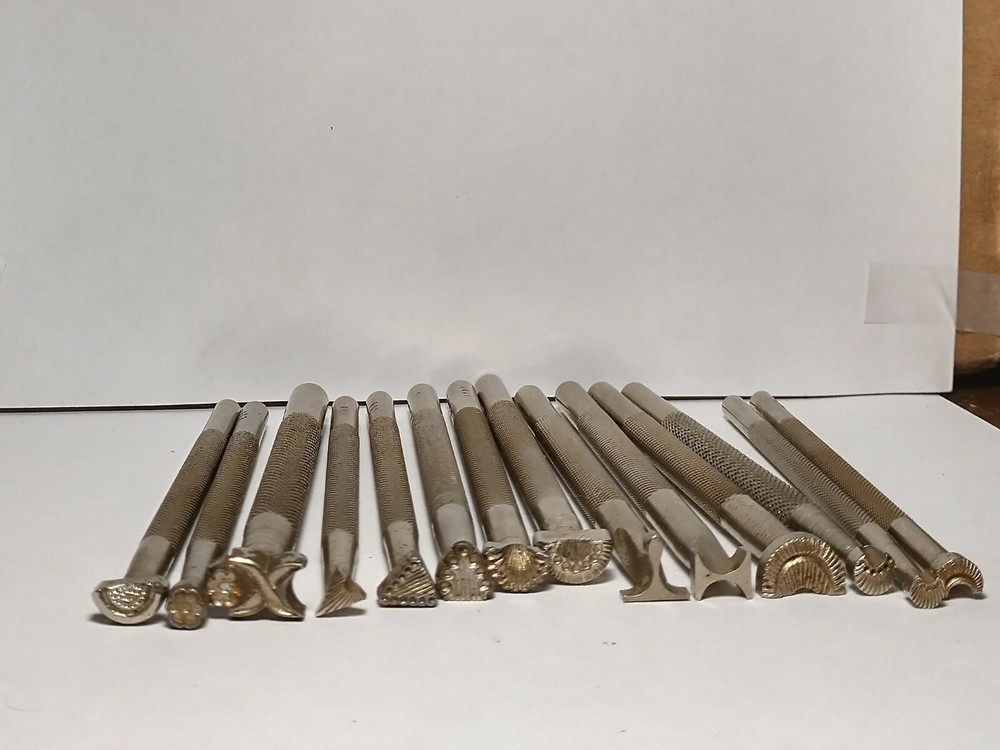 CRAFTOOL  ASSORTED BORDER STAMPS LOT#4