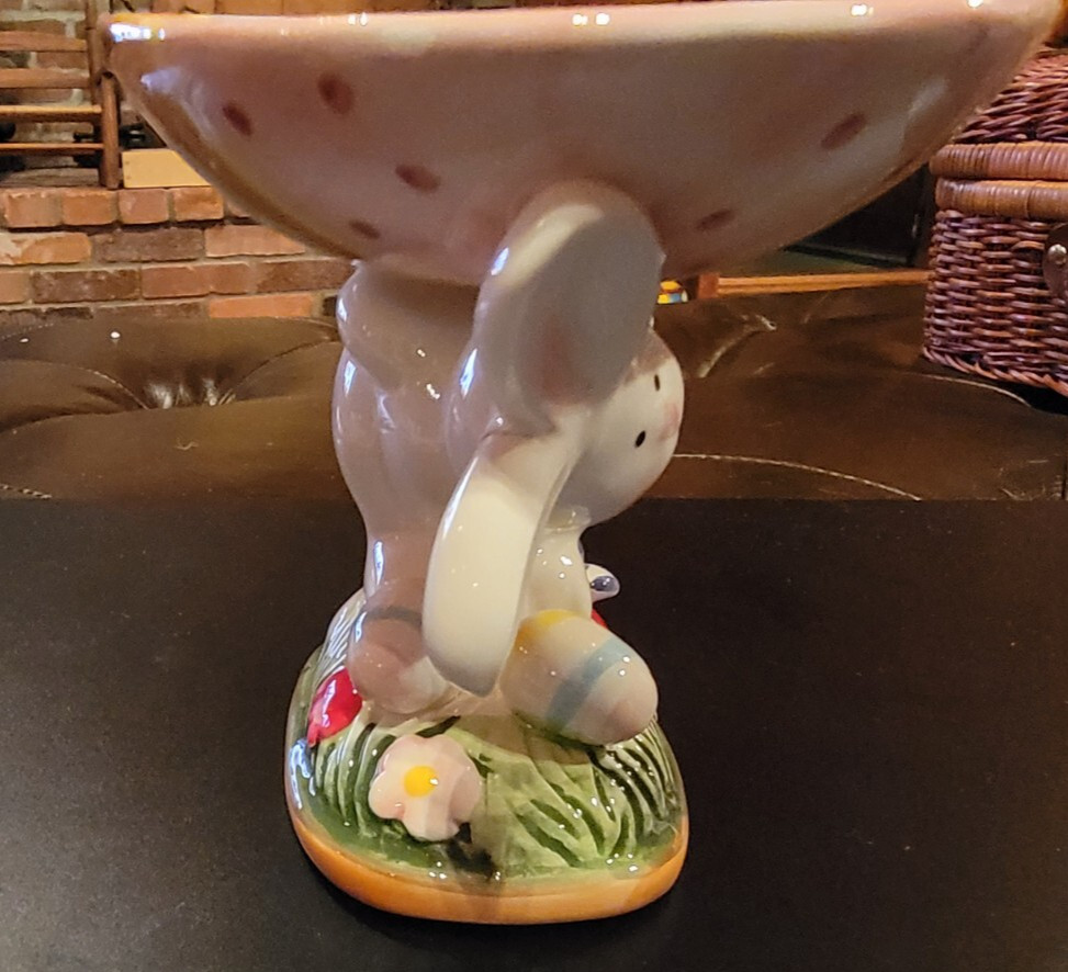 Studio 33 Pedestal Dish - Easter Bunny Holding Egg