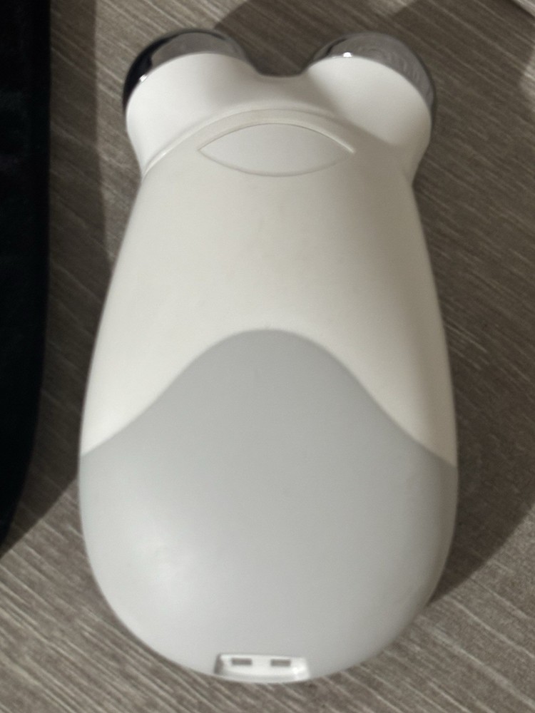 NuFace White Trinity Pro & NuFace Mini UNTESTED/NO CHARGING DOCK OR POWER CORD