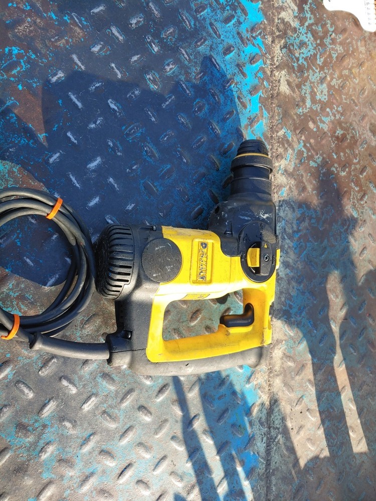 DEWALT D25313 1-inch L Shape 3 mode SDS Hammer Drill