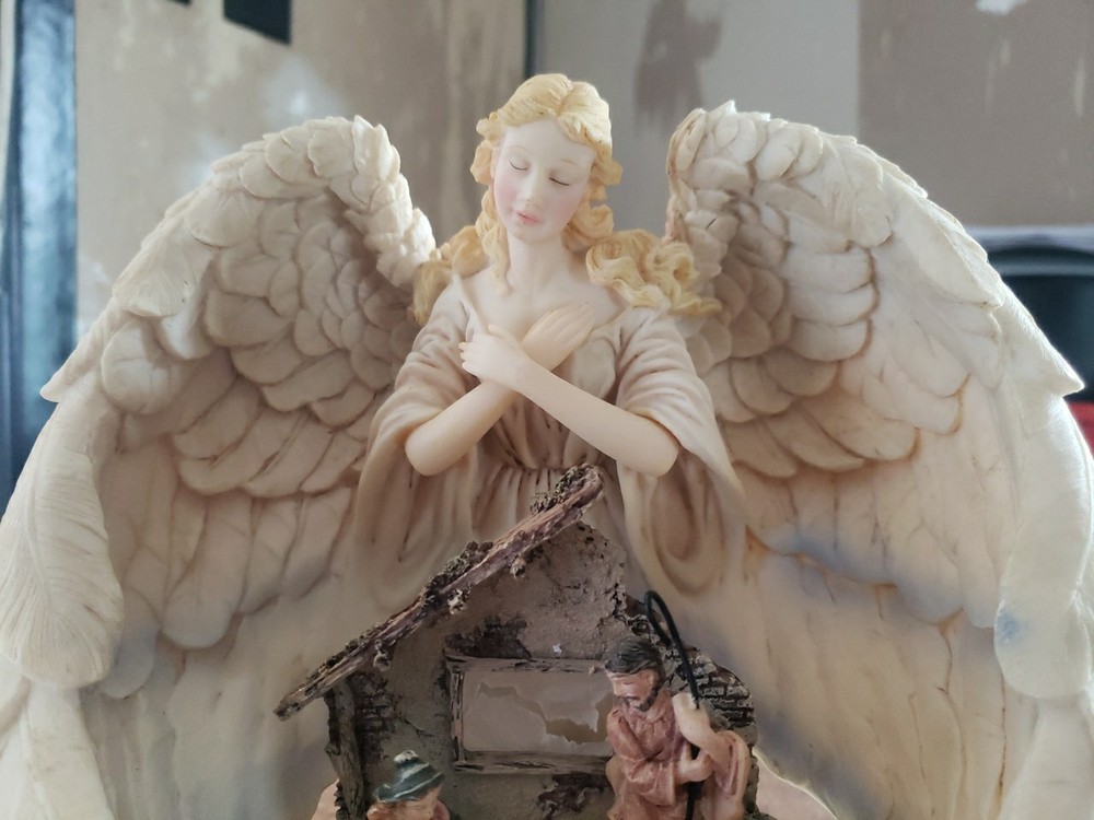 Sculptured Angel Night Light With Nativity Scene