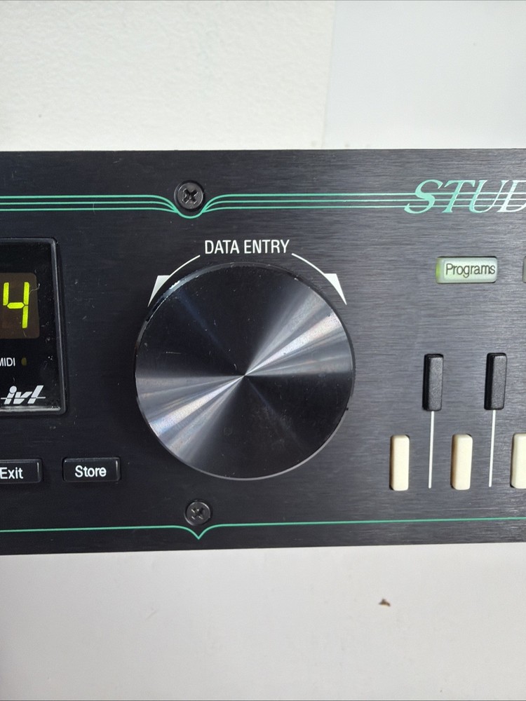 DIGITECH STUDIO VOCALIST RACK MOUNT STUDIO EFFECT VOCAL HARMONY PROCESSOR