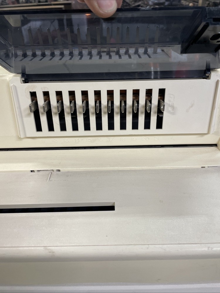 GBC Image Maker 2000 Comb Binding Machine