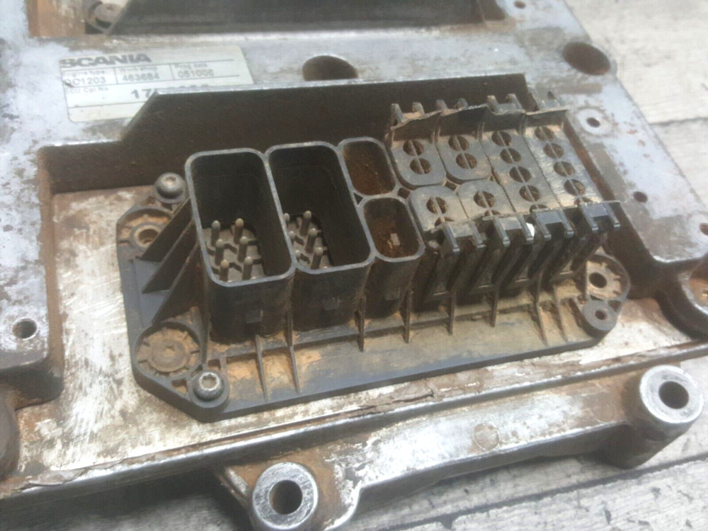 SCANIA ENGINE CONTROL UNIT ECU CORE -ENG TYPE DC1203, 1775095 ( NOT WORKING )