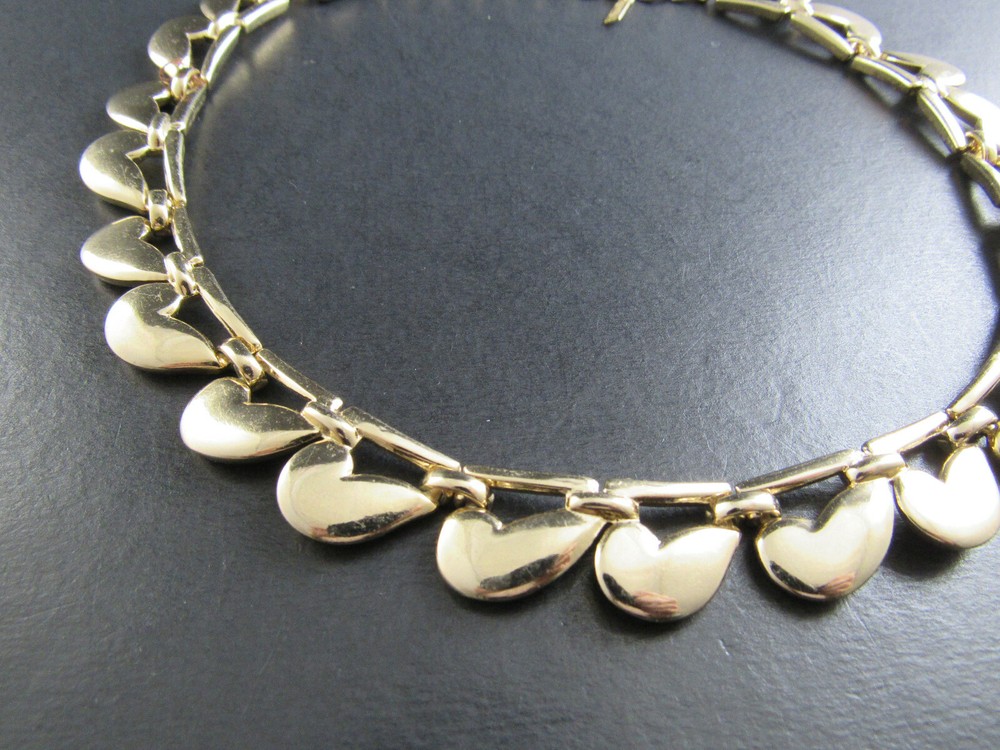 VINTAGE MONET GLOD TONE CHOCKER NECKLACE (K1)