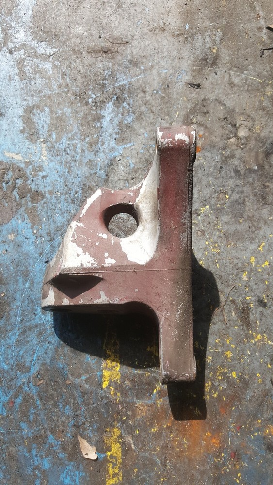 MACK VOLVO D13 ENGINE MOUNTS (Left side) 20908865