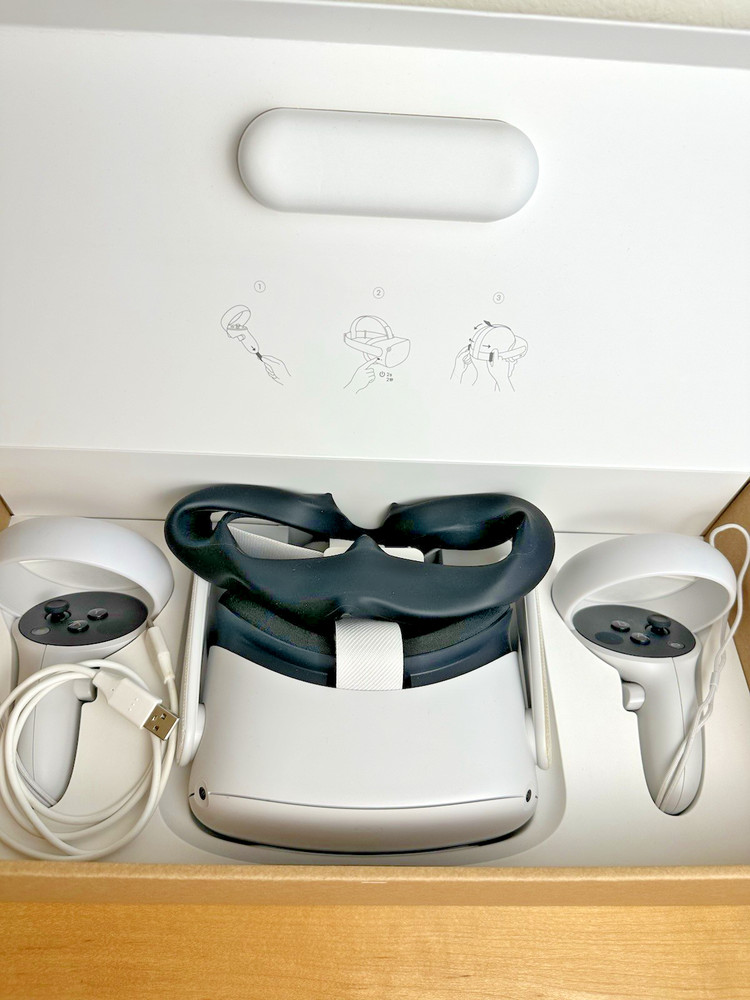 Meta Quest 2 128GB VR Headset Standalone System Controllers Tested Works - White