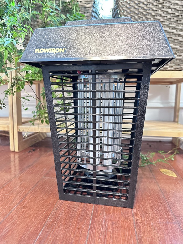 Flowtron BK-40D Electronic Insect Killer, 1 Acre Coverage, Black, New