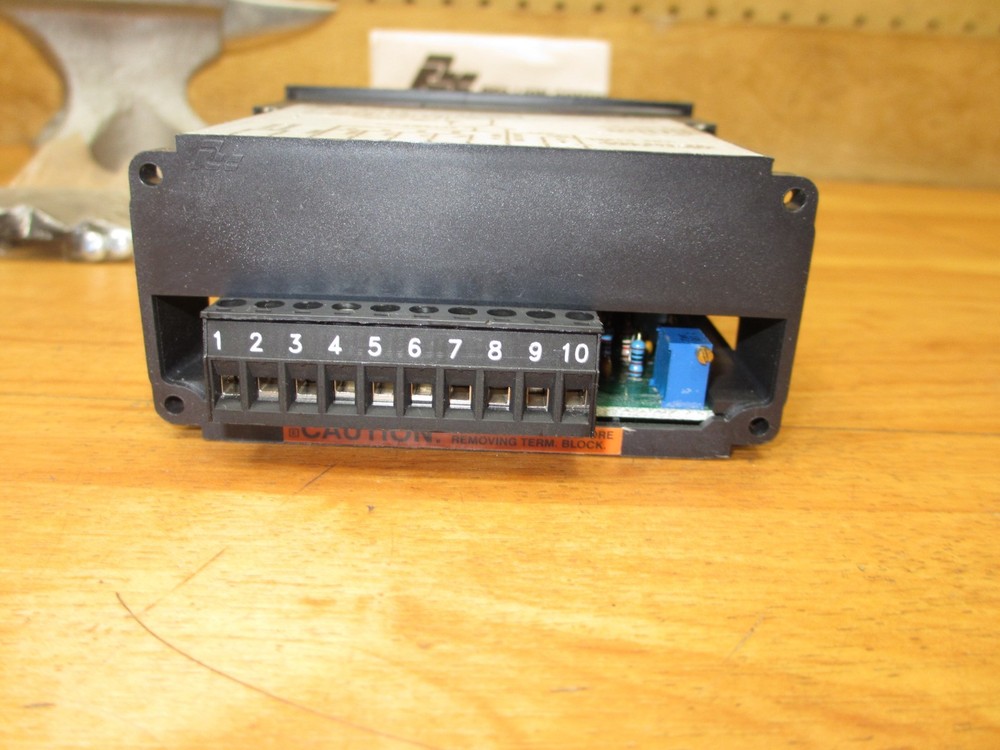 Red Lion Controls APLVA400 *NEW* Volt Meter Digital Panel Meter