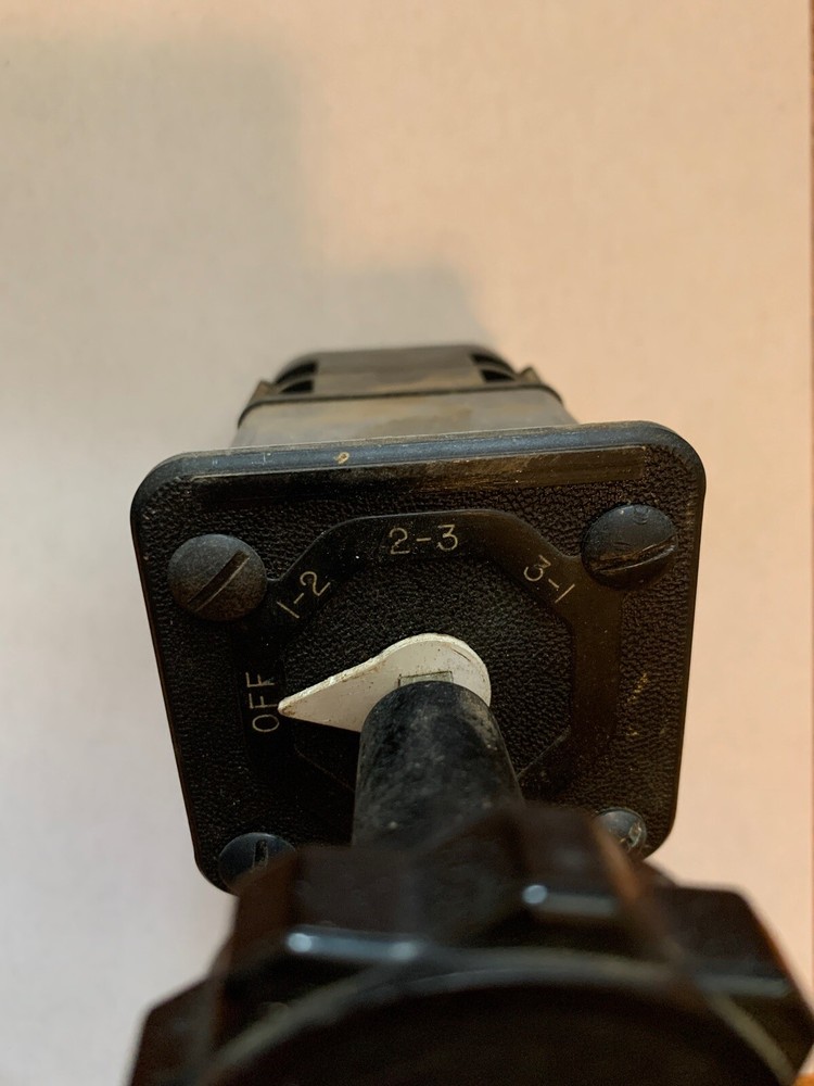 GENERAL ELECTRIC GE 10AA004 SBN VOLTMETER CONTROL SWITCH ROTARY CONTROL SWITCH