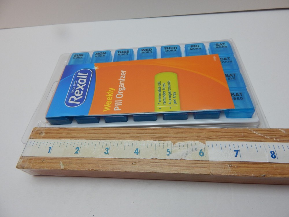 Rexall Weekly Pill Organizer 7 Days Removeable 4 Compartments per Day (W285