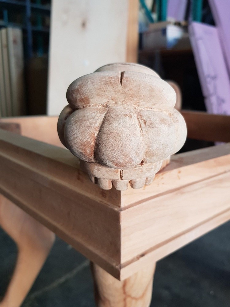 A WOOD CARVING RAW BEECH WOOD FRAME ONLY