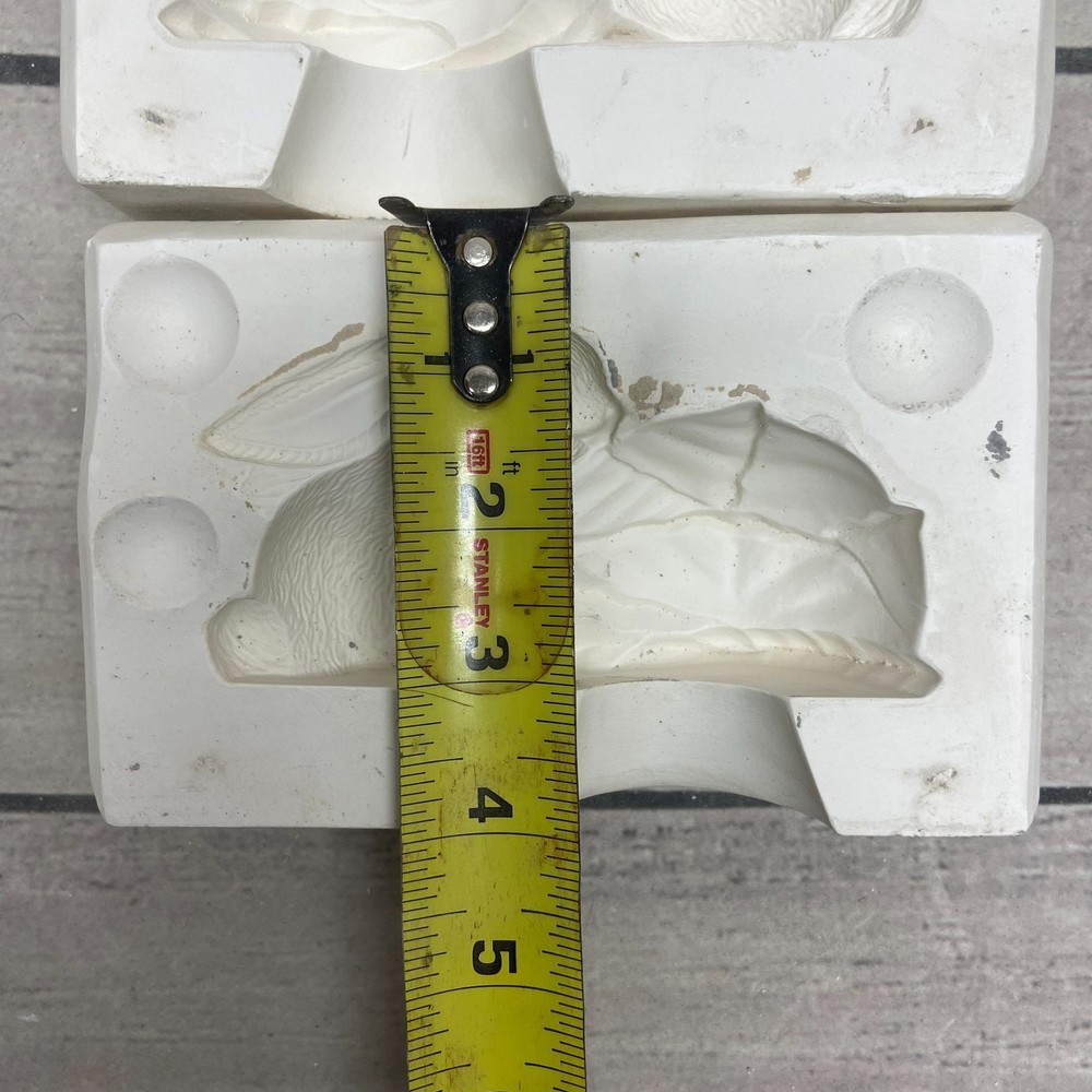 Weaver Mold Ceramic Casting Mold Bunny Eating Lettuce #56