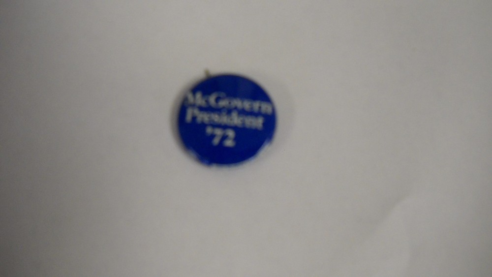McGovern President '72- 1.125"pin E